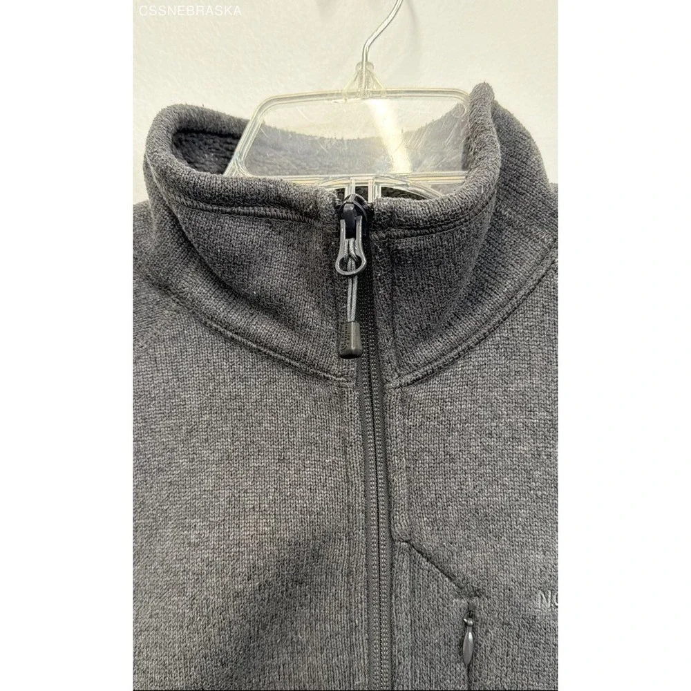 The North Face Gray 1/4 zip fleece pullover‎ - Size S/P